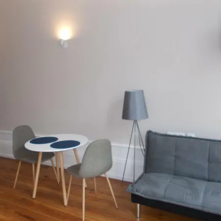 Apartment Market Place *