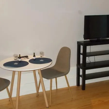 Apartment Market Place *