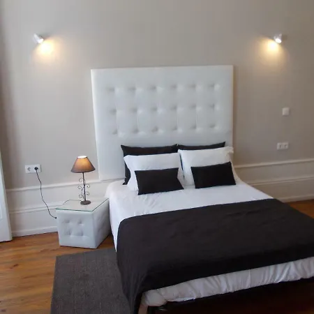 Apartment Market Place *